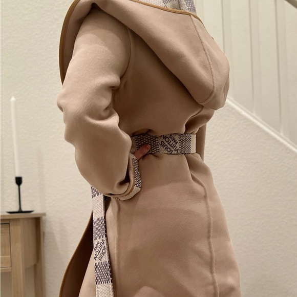 Louis Vuitton Wrap Coat - Picture 3 of 6